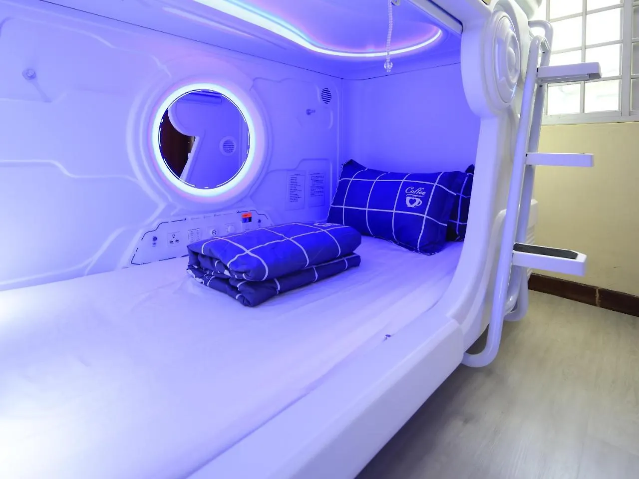 Spacepod@Hive Singapore 0*,